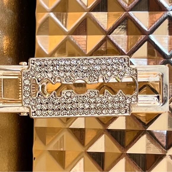 New Razor Blade Rhinestone Hair Clip - Picture 4 of 10